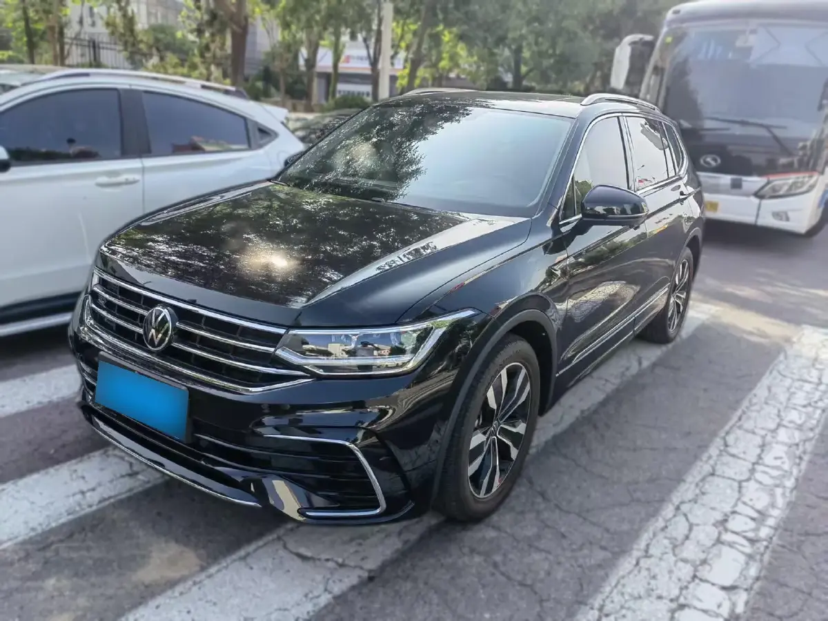 2023 Volkswagen Tiguan L 2.0T 186HP L4 7DCT