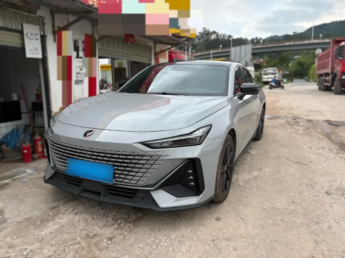 2022 ChangAn UNI-V 1.5T 188HP L4 7DCT