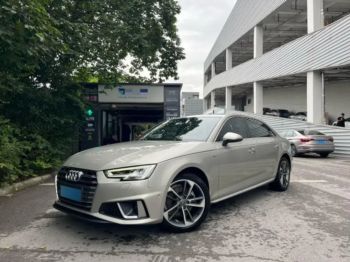 2019 Audi A4L 2.0T 190HP L4 7DCT