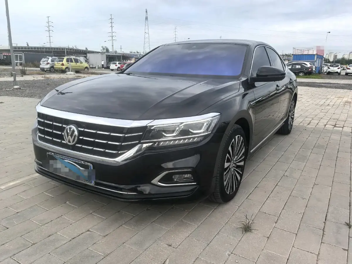 2019 Volkswagen Passat 2.0T 186HP L4 7DCT