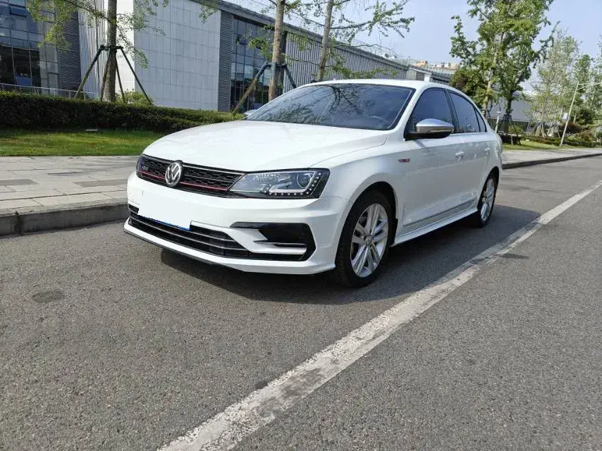 2018 Volkswagen Sagitar 1.4T 150HP L4 7DCT