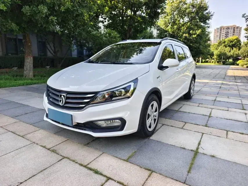 2017 BaoJun 310W 1.5L 112HP L4 6MT