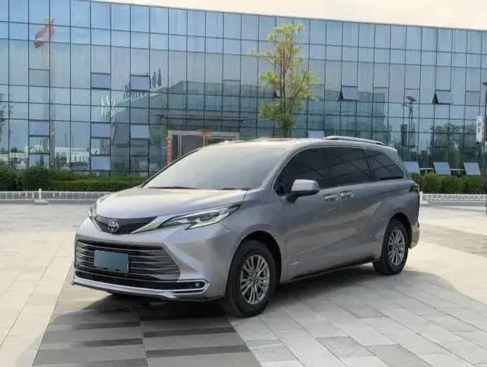 2021 Toyota Sienna 2.5L 192HP L4 E-CVT Hybrid