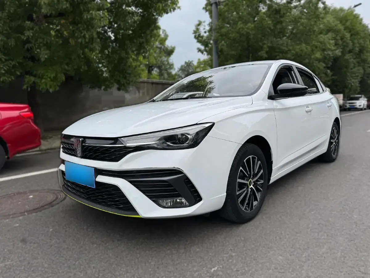 2021 Roewe i5 1.5L 120HP L4 CVT