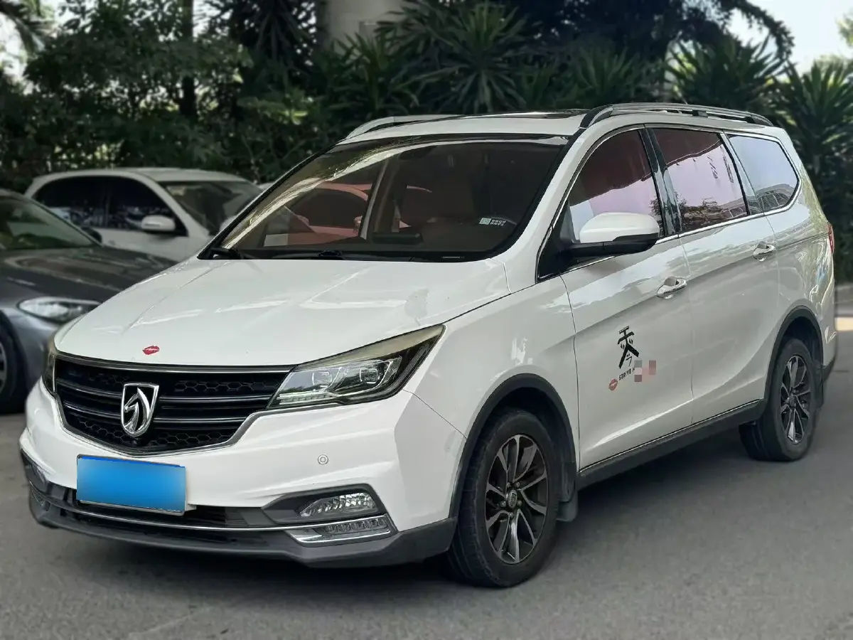 2017 BaoJun 730 1.5T 150HP L4 6MT
