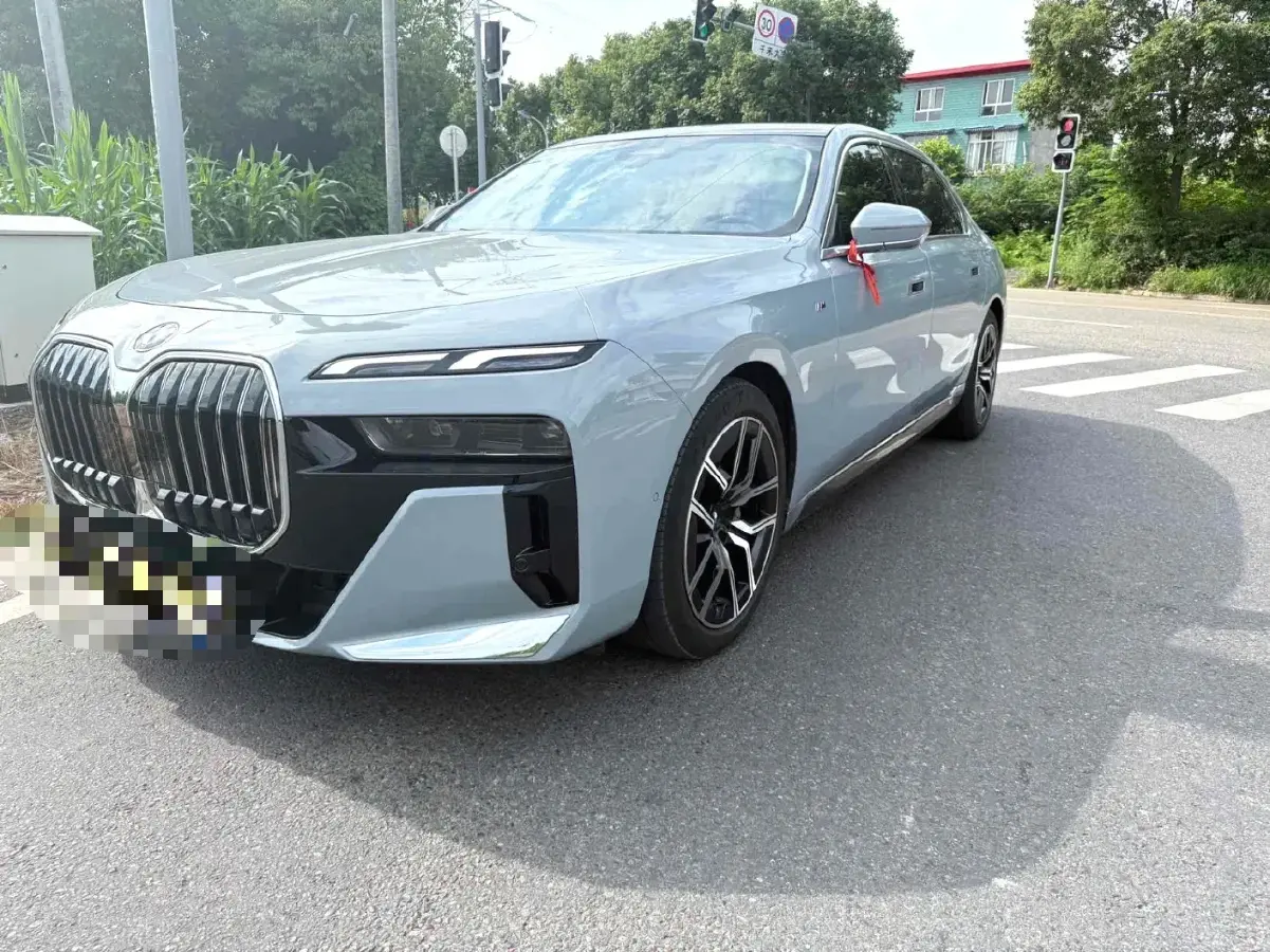 2023 BMW 7 Series 3.0T 272HP L6 8AT