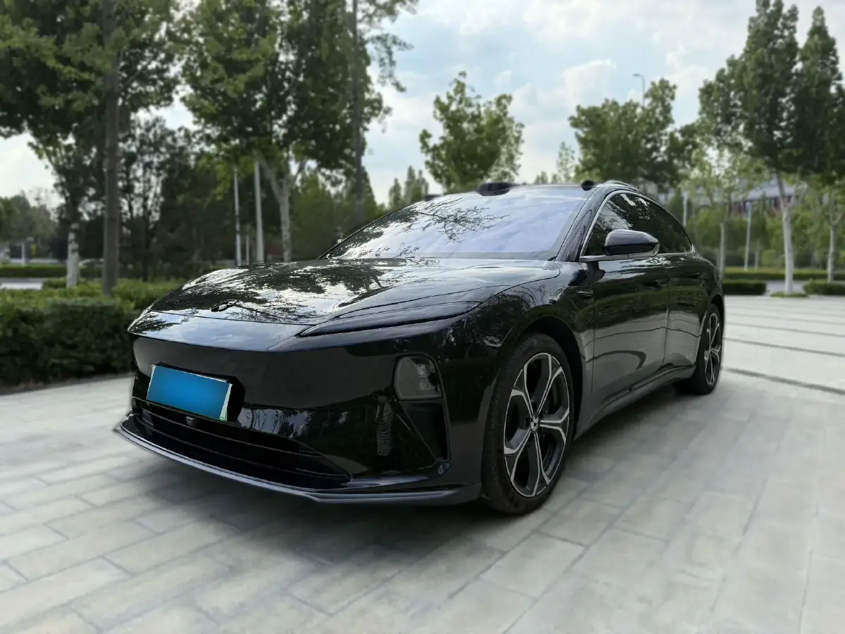 2025 NIO ET5 BEV