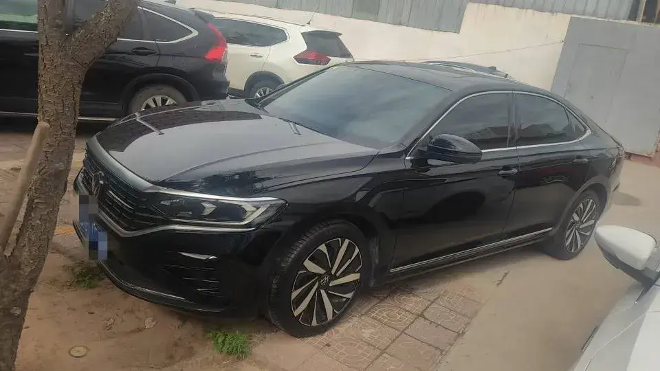 2023 Volkswagen Passat 2.0T 186HP L4 7DCT