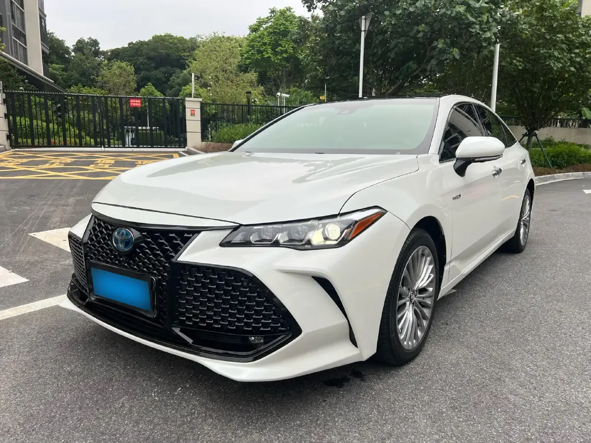 2019 Toyota Avalon 2.5L 178HP L4 E-CVT Hybrid