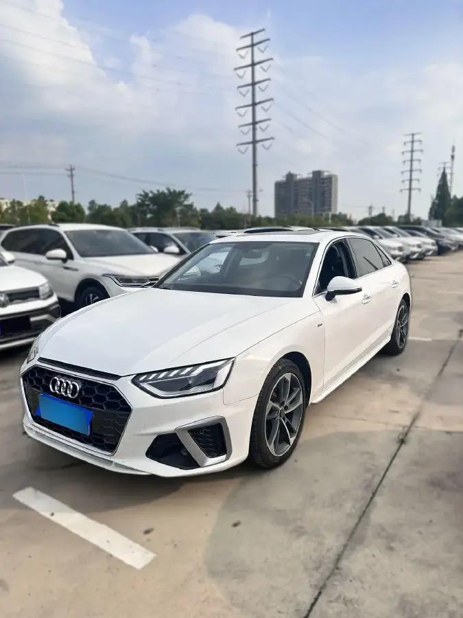 2022 Audi A4L 2.0T 190HP L4 7DCT