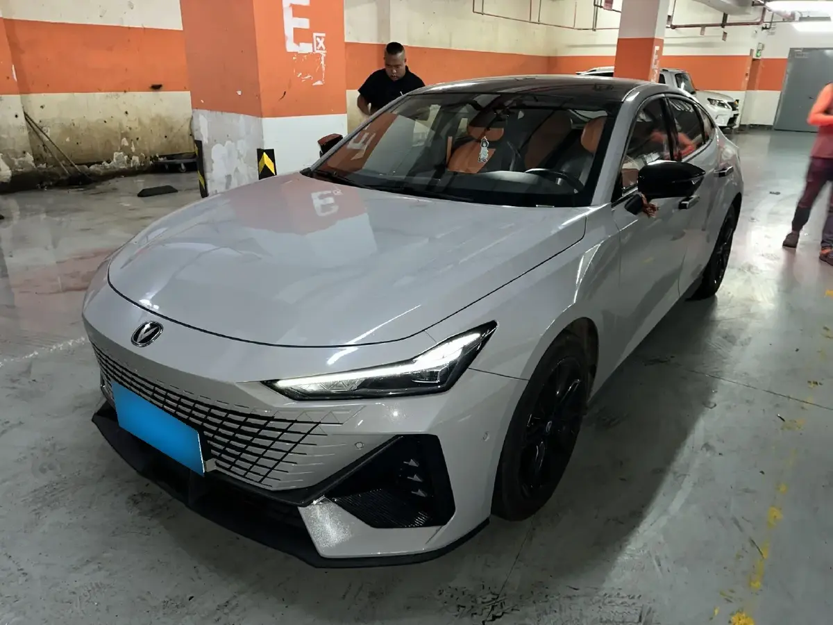 2022 ChangAn UNI-V 1.5T 188HP L4 7DCT