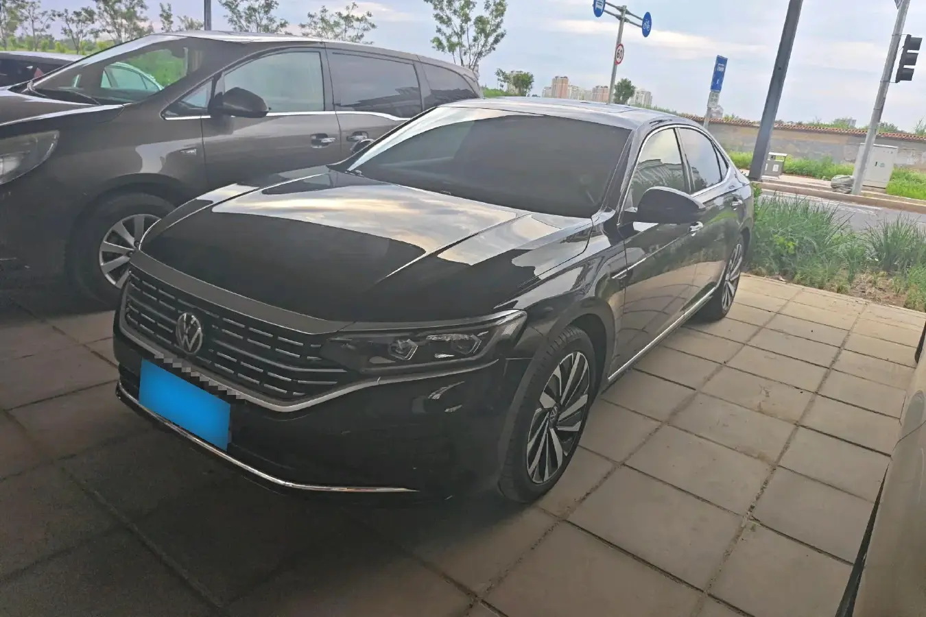 2024 Volkswagen Passat 2.0T 220HP L4 7DCT