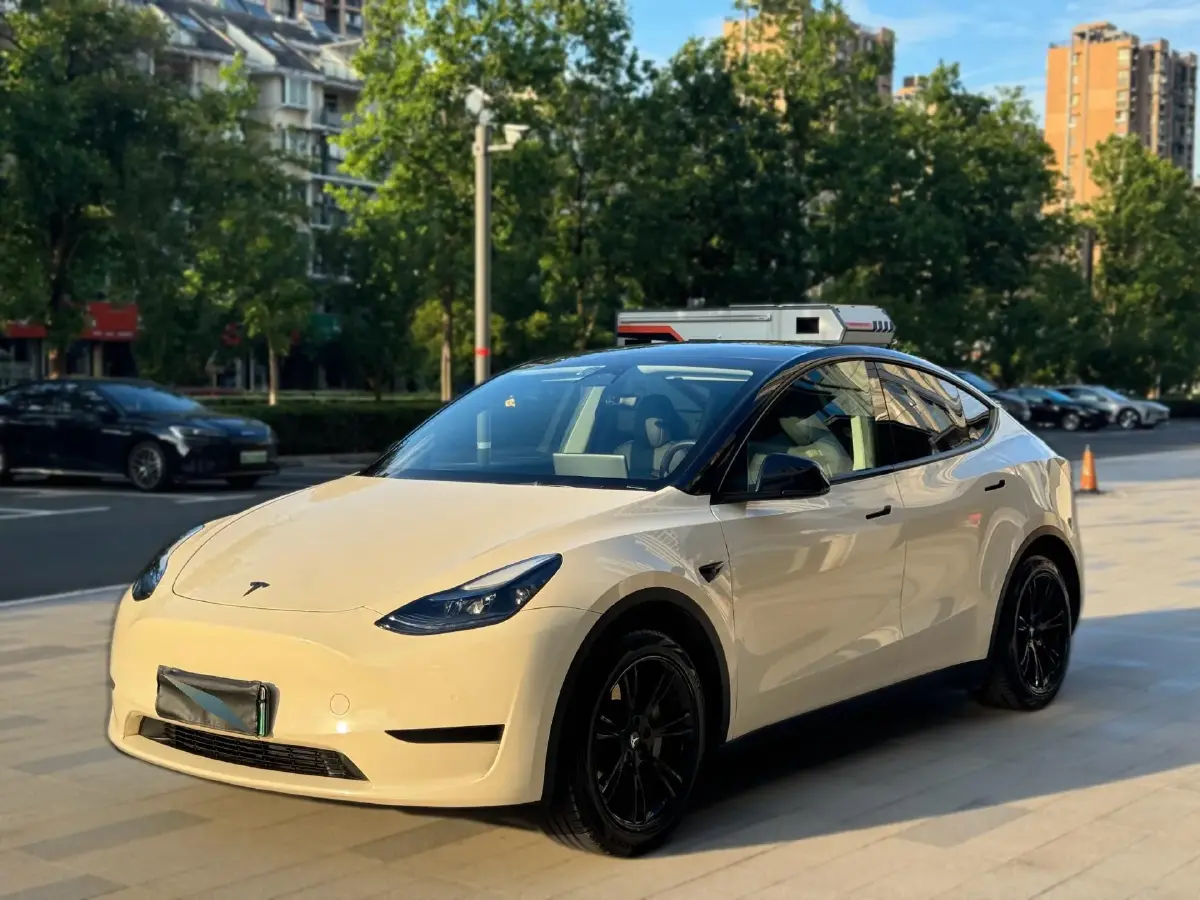 2022 Tesla Model Y BEV 60KWH