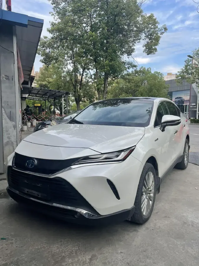 2022 Toyota Harrier 2.5L 178HP L4 E-CVT Hybrid