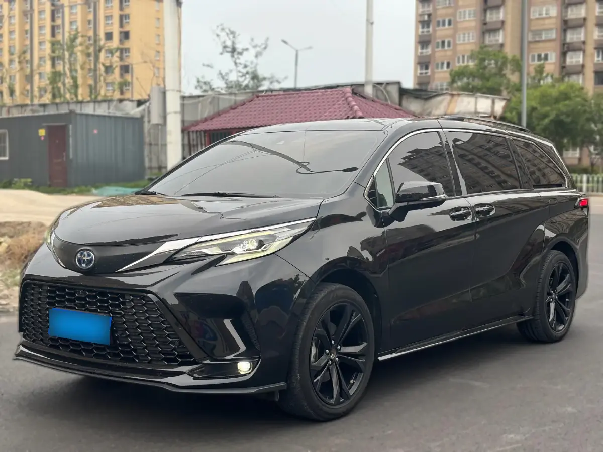 2021 Toyota Sienna 2.5L 192HP L4 E-CVT Hybrid