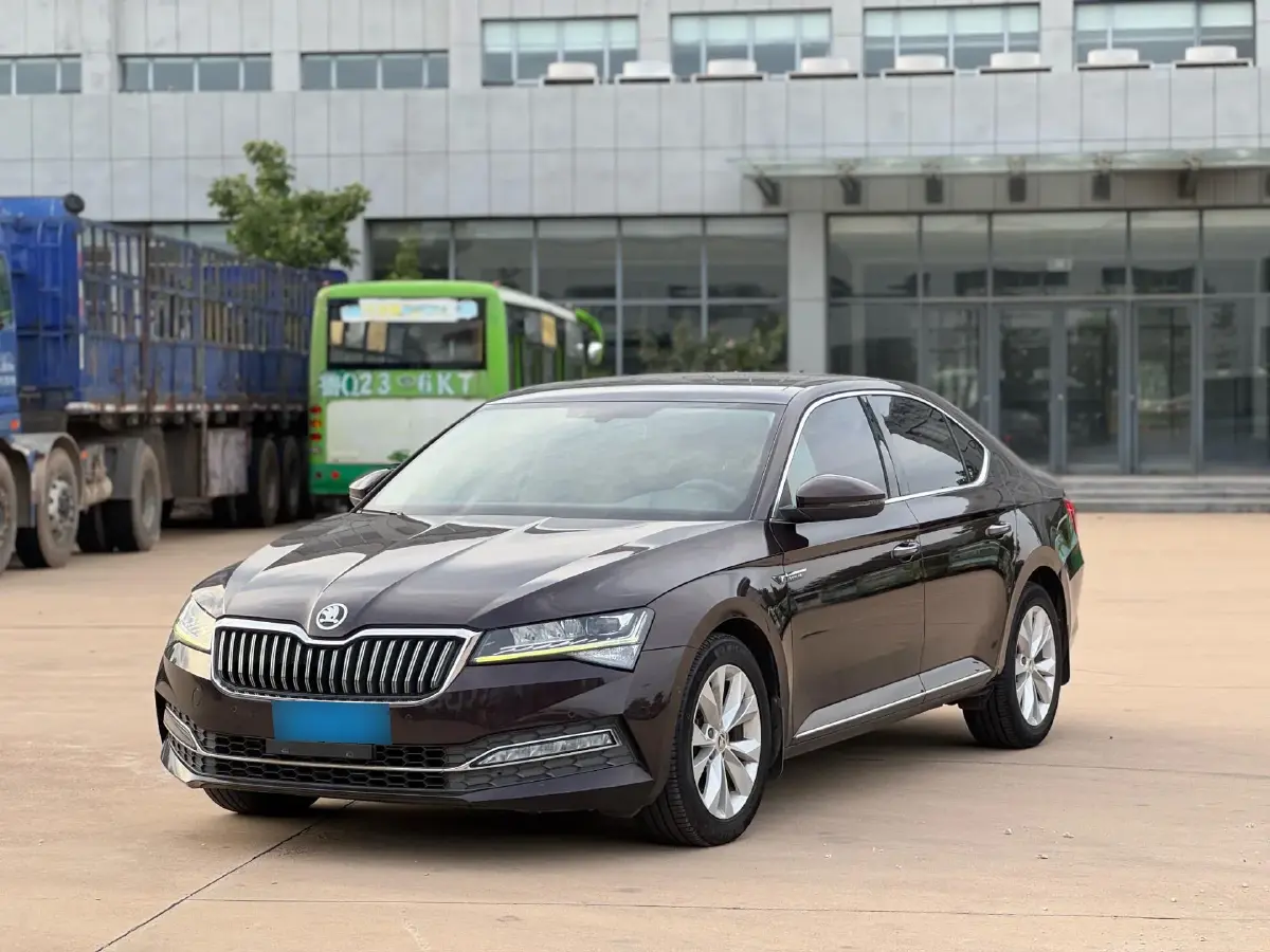 2019 Skoda Superb 2.0T 186HP L4 7DCT