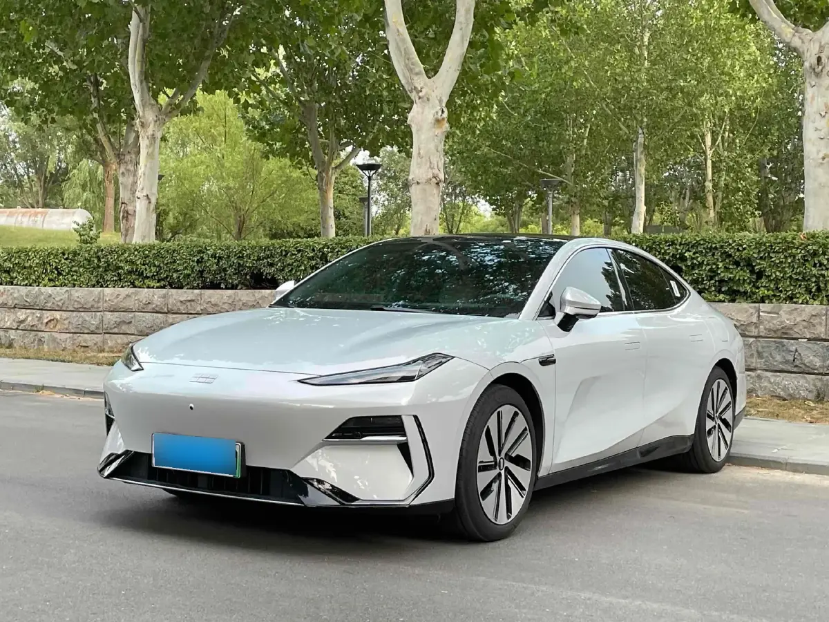 2024 Geely Galaxy E8 BEV 76KWH
