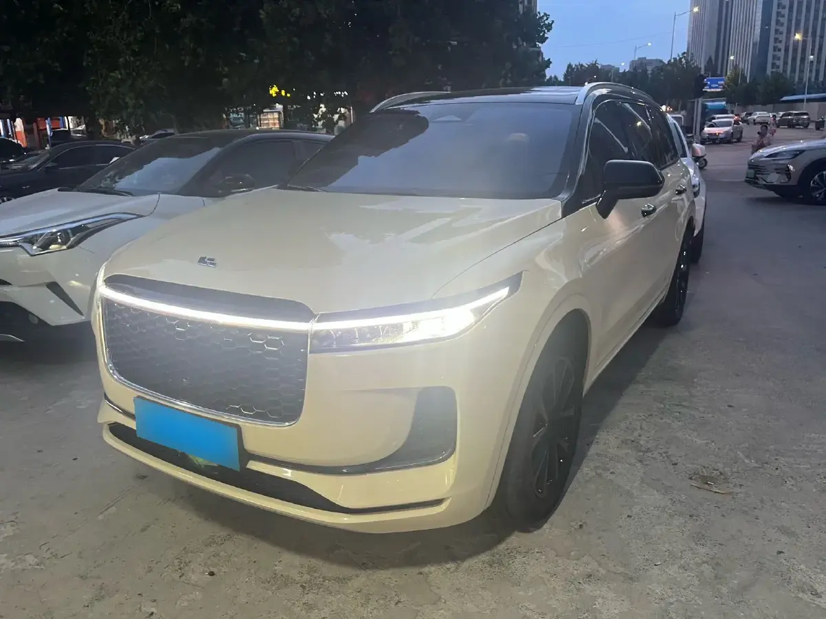 2021 Li ONE Range Extended 131HP REEV 40.5KWH