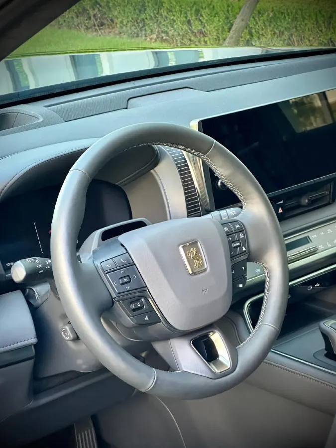 2024 Century Century 3.5L 262HP V6 E-CVT PHEV 18.1KWH,autocango,china used car exporter,china ev exporter,chinese used car exporter,chinese used ev exporter