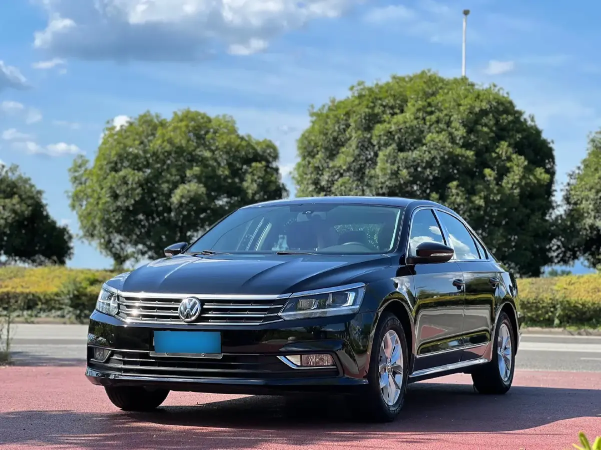 2017 Volkswagen Passat 1.4T 150HP L4 7DCT