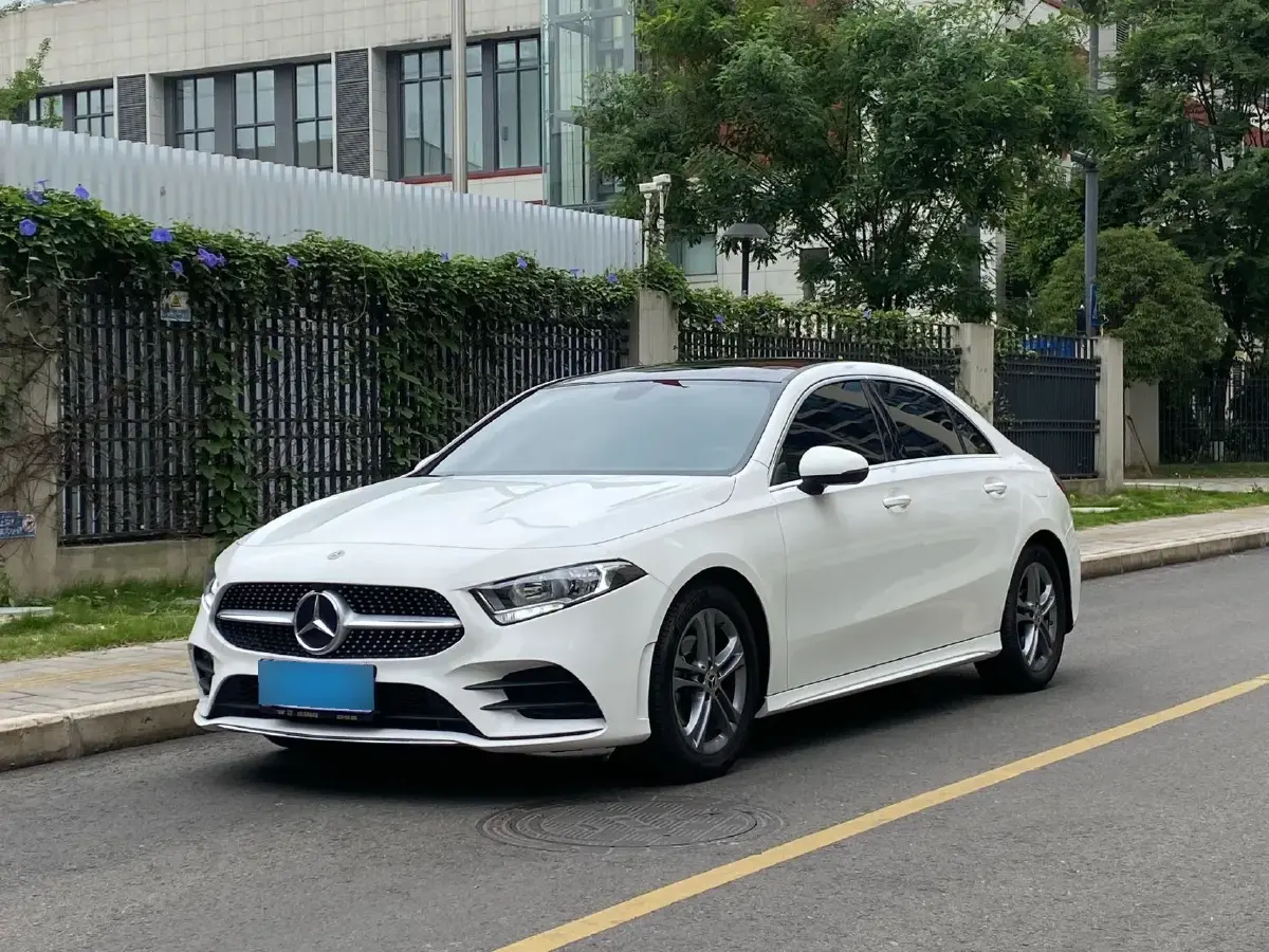 2021 Mercedes-Benz A Class 1.3T 136HP L4 7DCT