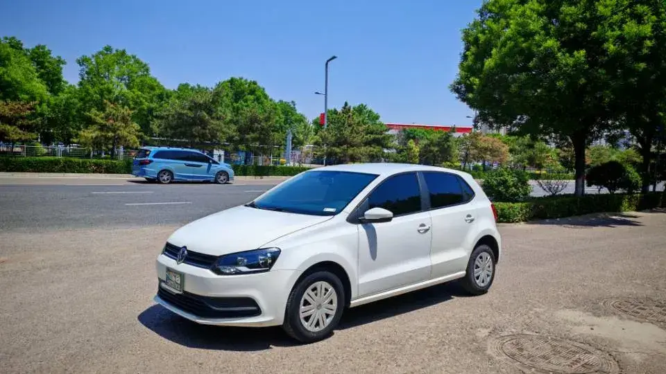 2016 Volkswagen Polo 1.4L 90HP L4 6AT