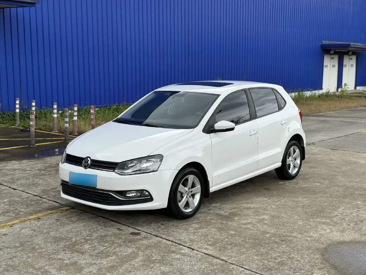 2016 Volkswagen Polo 1.6L 110HP L4 6AT