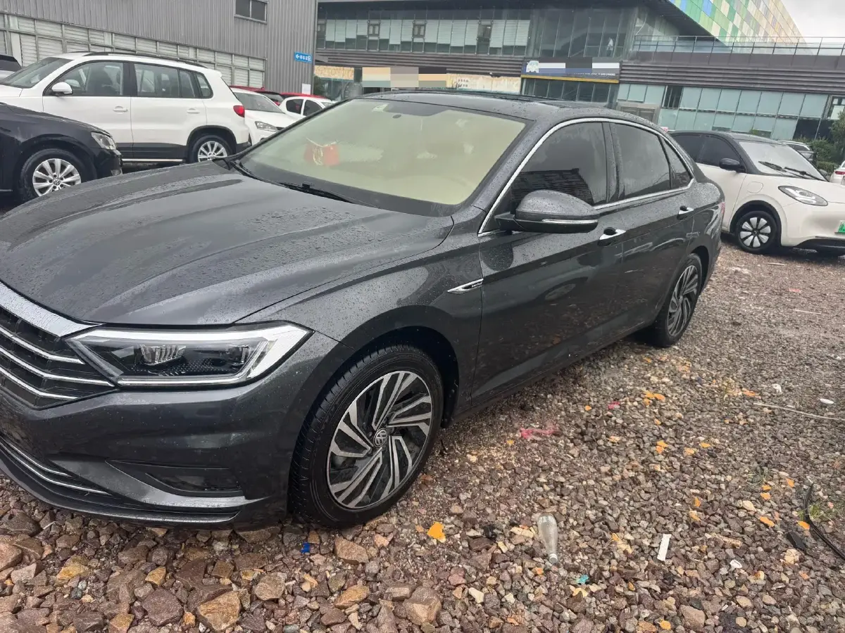 2021 Volkswagen Sagitar 1.4T 150HP L4 7DCT