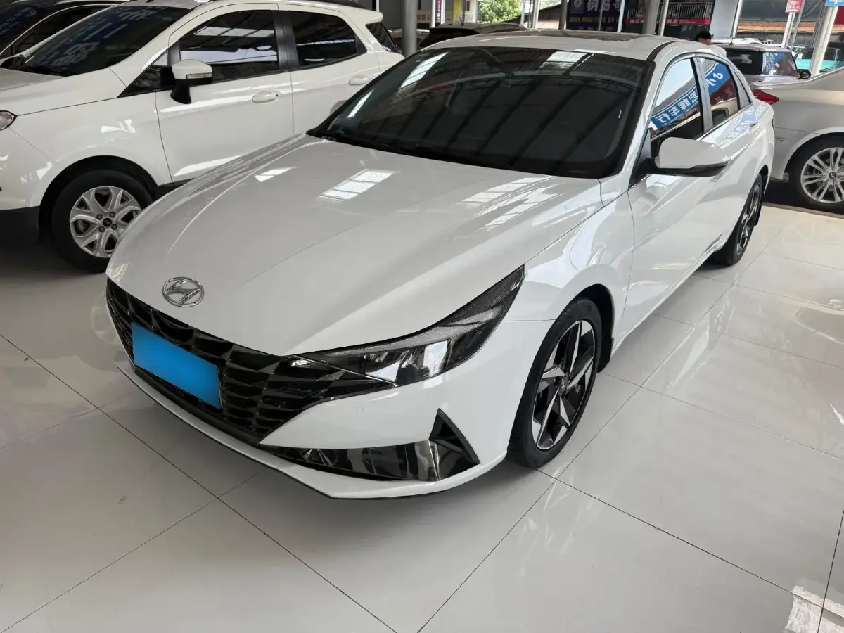 2022 Hyundai Elantra 1.5L 115HP L4 CVT