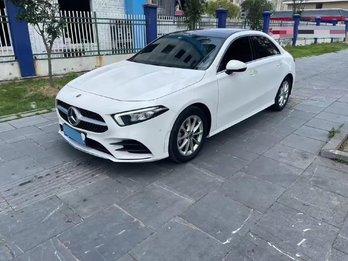 2020 Mercedes-Benz A Class 1.3T 163HP L4 7DCT