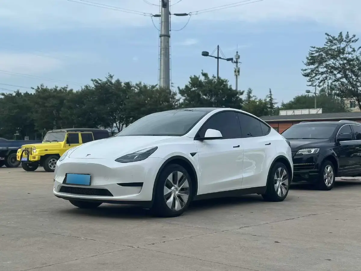 2022 Tesla Model Y BEV 60KWH