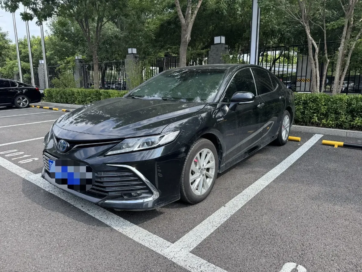 2021 Toyota Camry 2.5L 178HP L4 E-CVT Hybrid