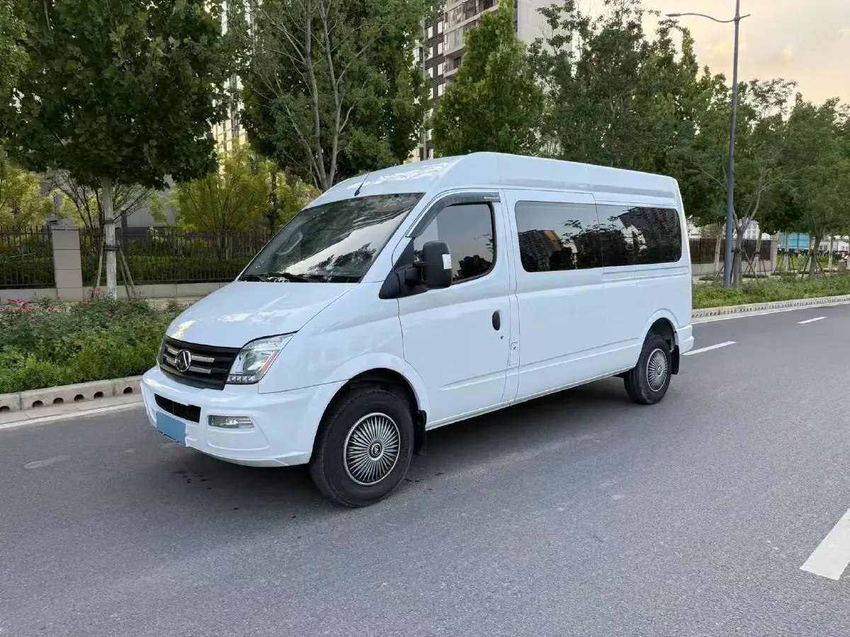 2021 MAXUS XinTu V80 2.0T 139HP L4 6MT