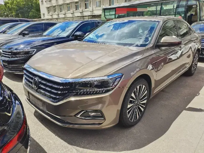 2020 Volkswagen Passat 2.0T 220HP L4 7DCT