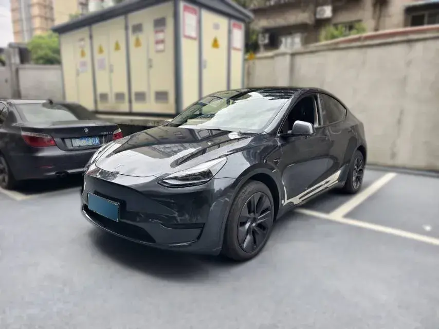 2024 Tesla Model Y BEV 60KWH