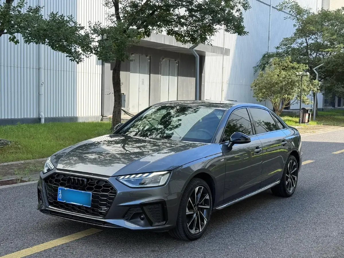 2023 Audi A4L 2.0T 190HP L4 7DCT
