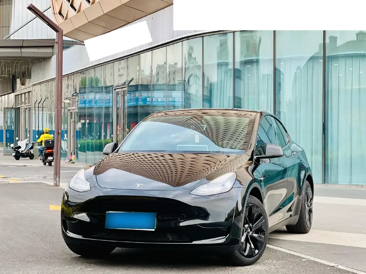 2024 Tesla Model Y BEV 60KWH