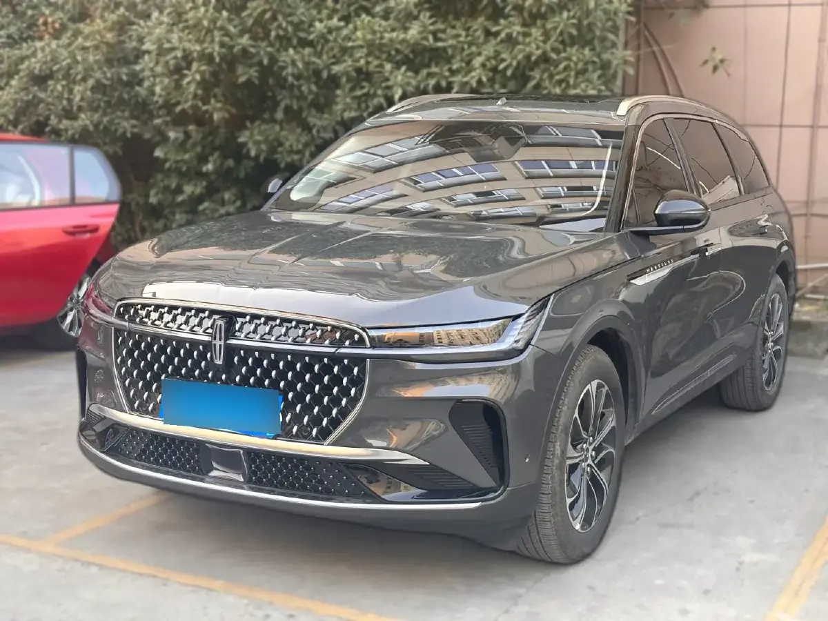 2023 Lincoln Nautilus 2.0T 261HP L4 8AT