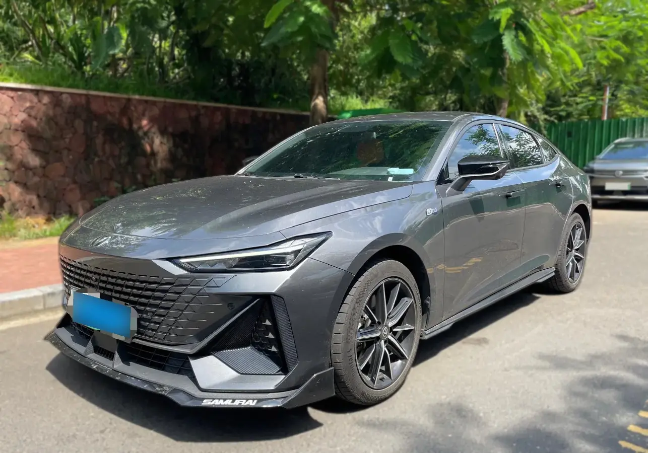 2023 ChangAn UNI-V iDD 1.5T 170HP L4 6TCT PHEV 18.4KWH