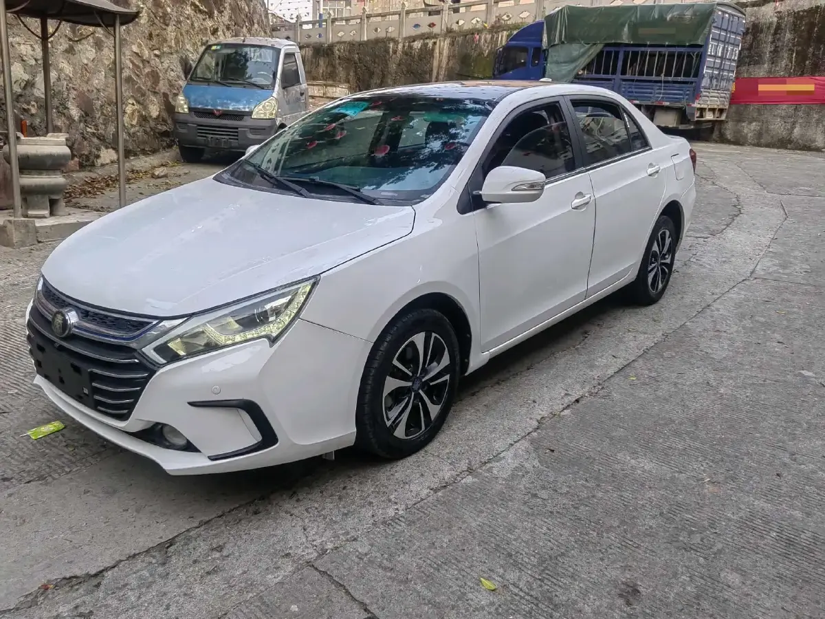 2018 BYD Qin 1.5T 154HP L4 6DCT PHEV 15.2KWH