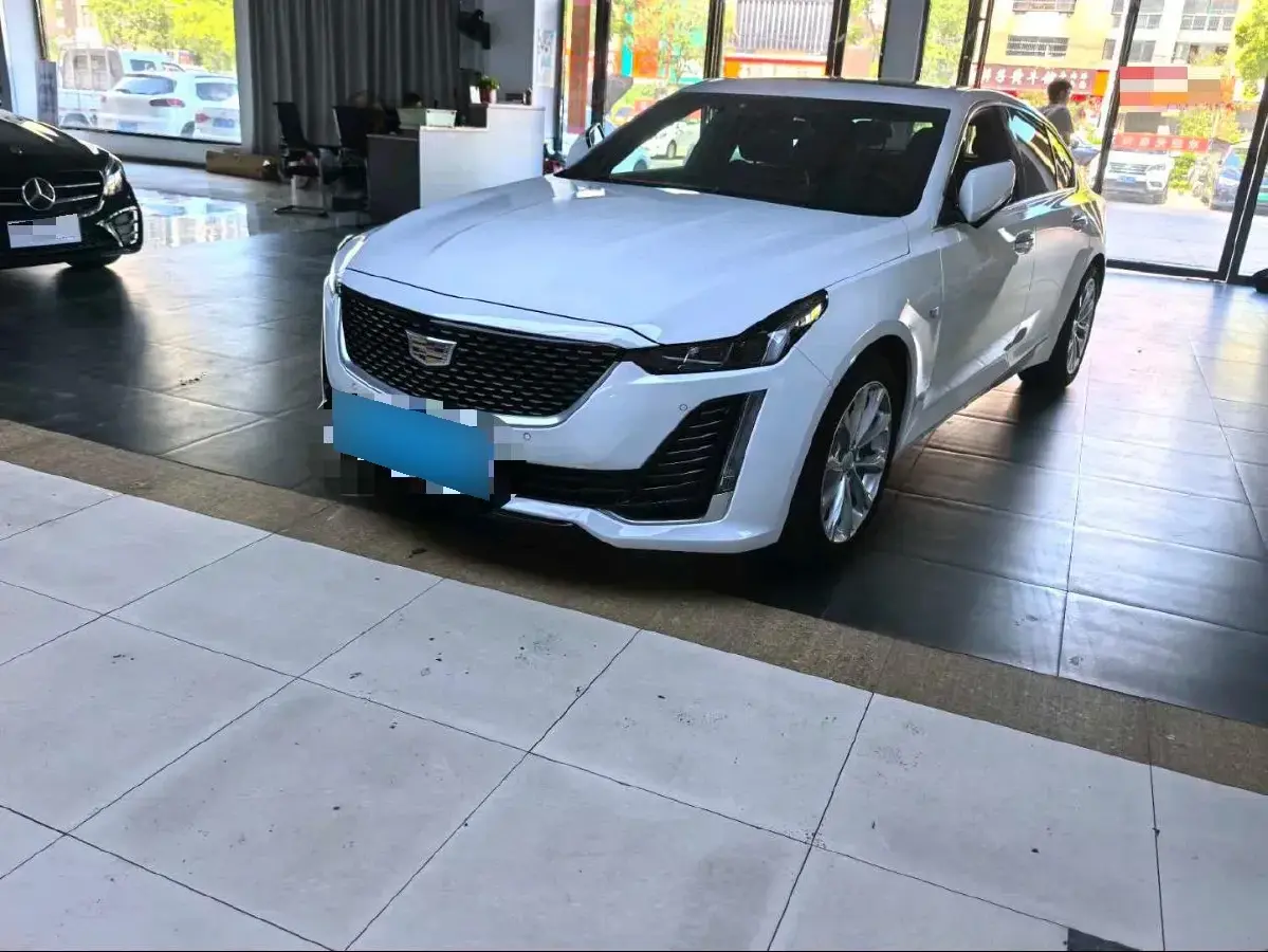 2022 Cadillac CT5 2.0T 237HP L4 10AT