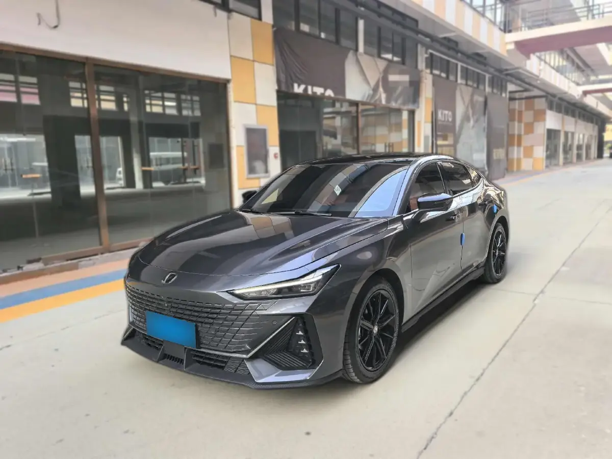 2022 ChangAn UNI-V 1.5T 188HP L4 7DCT