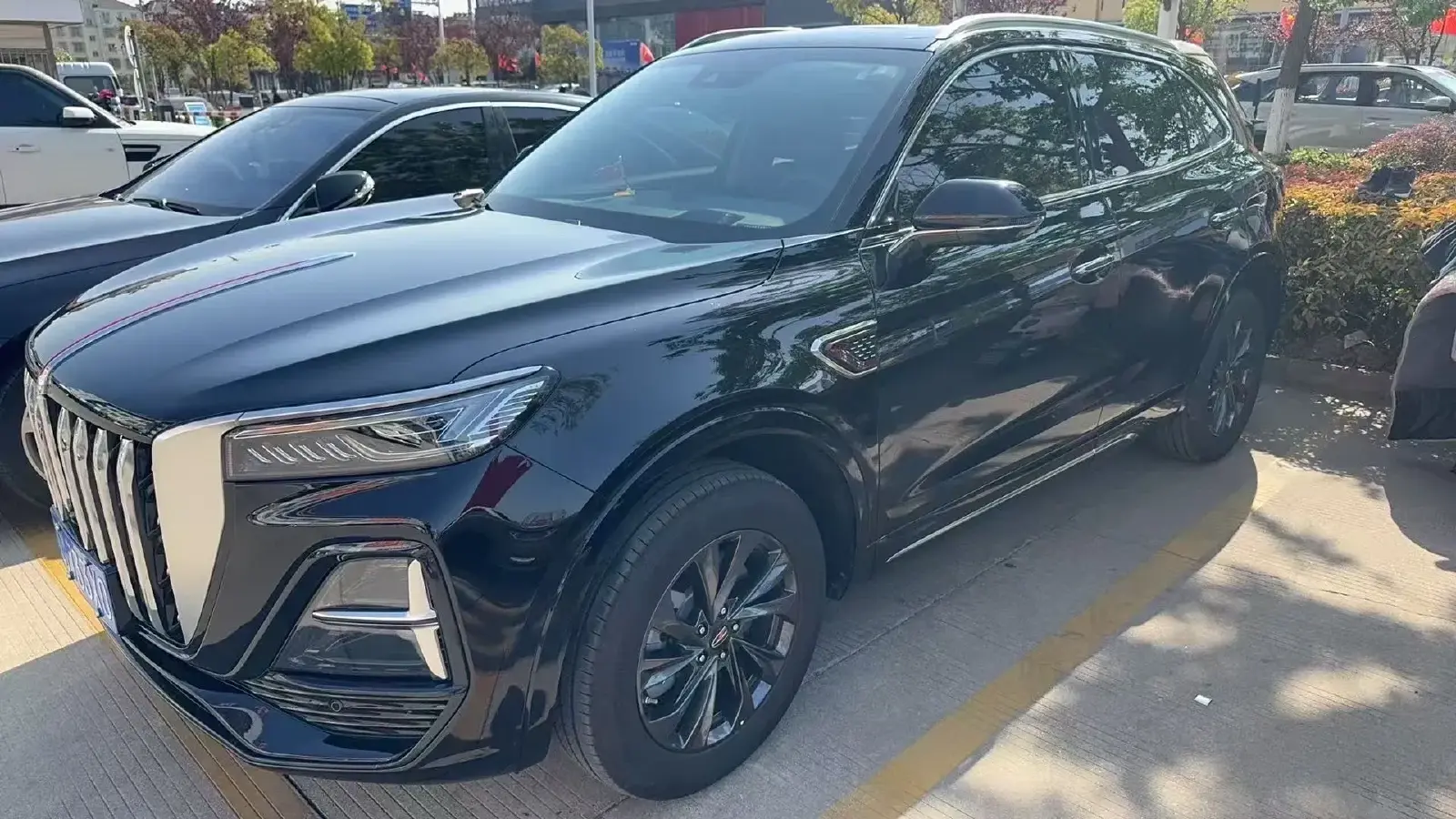 2023 HongQi HS5 2.0T 252HP L4 8AT