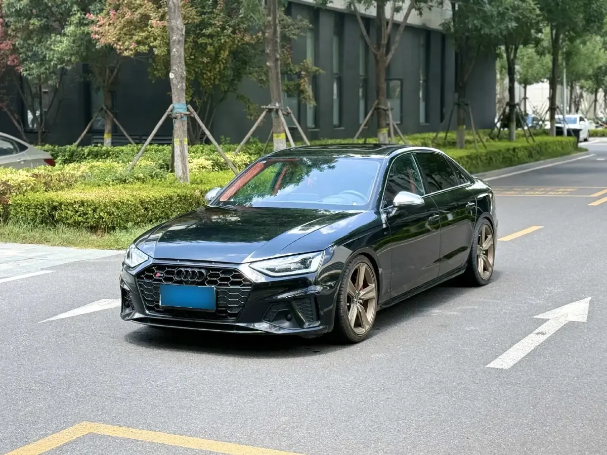 2021 Audi A4L 2.0T 190HP L4 7DCT