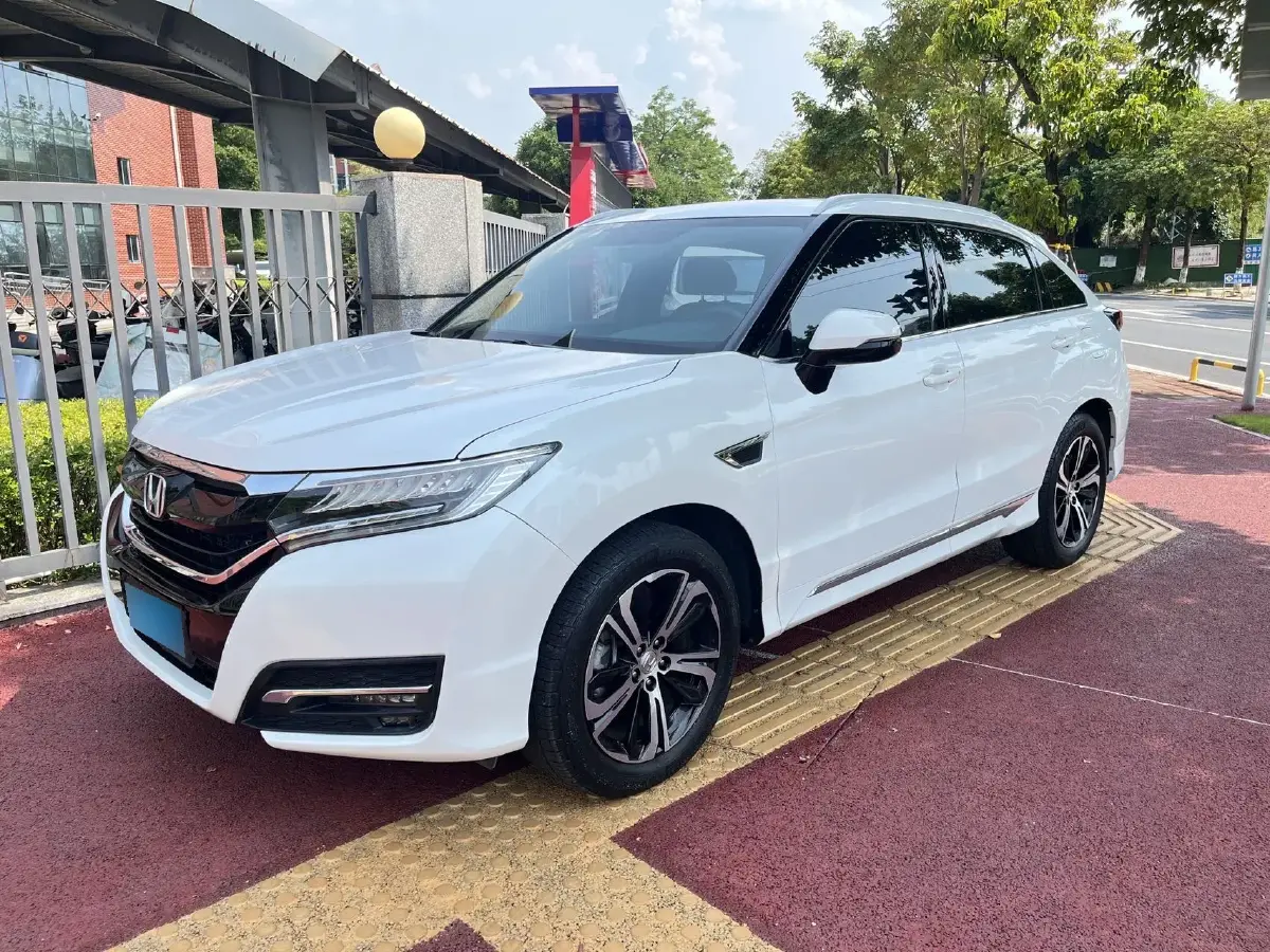 2017 Honda UR-V 2.0T 272HP L4 9AT