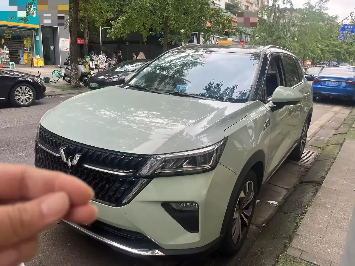 2021 WuLing XingChen 1.5T 147HP L4 CVT 2021 WuLing XingChen 1.5T 147HP L4 CVT