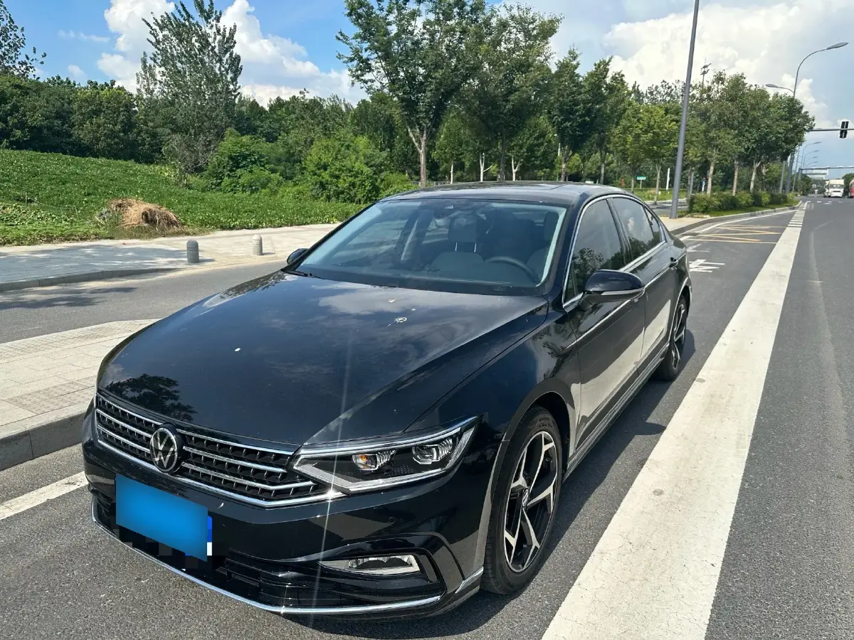 2025 Volkswagen Magotan 2.0T 186HP L4 7DCT