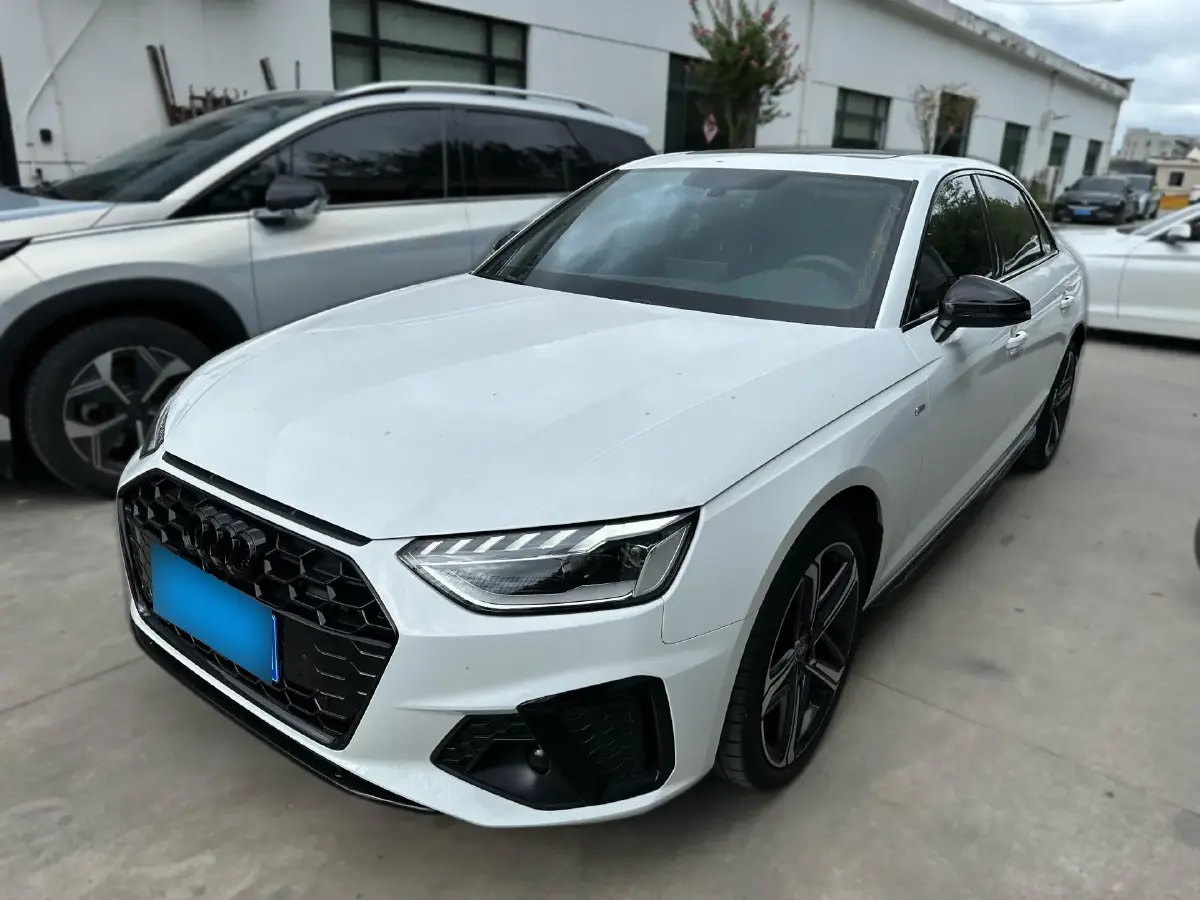 2024 Audi A4L 2.0T 190HP L4 7DCT