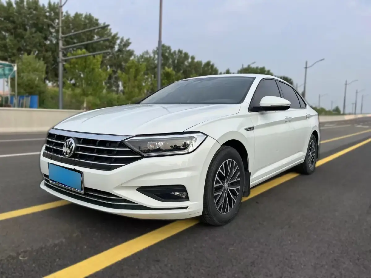 2021 Volkswagen Sagitar 1.2T 116HP L4 7DCT