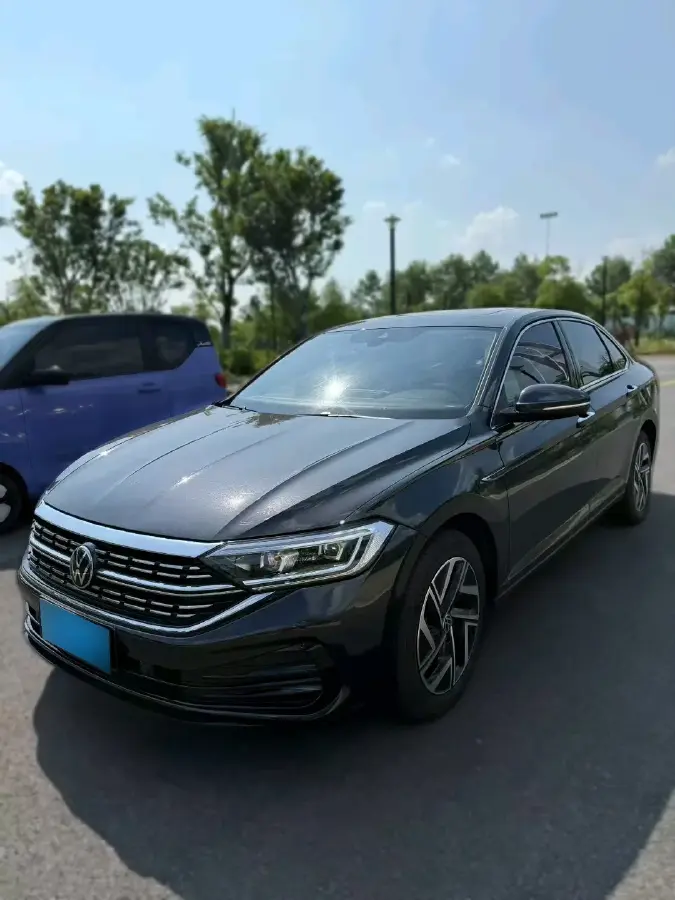 2023 Volkswagen Sagitar 1.5T 160HP L4 7DCT